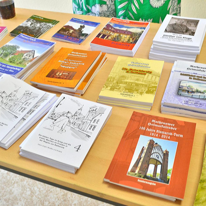 Büchermarkt bei Kluge-Veranstaltung in Böhne